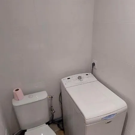 Bas Cimiez- Coquet F1, Climatisee, Parking Apartament *