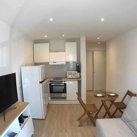 Bas Cimiez- Coquet F1, Climatisee, Parking Apartament Nicea